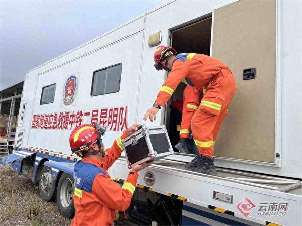 昆明5.6级地震模拟演练：生死时速，救援英雄如何逆境求生？  第1张