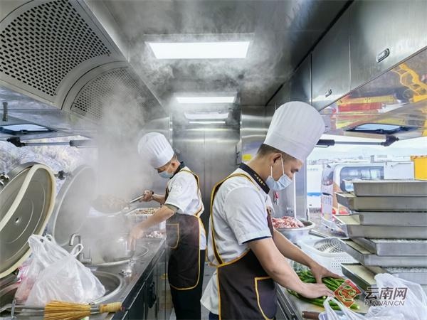 昆明5.6级地震模拟演练：生死时速，救援英雄如何逆境求生？  第4张