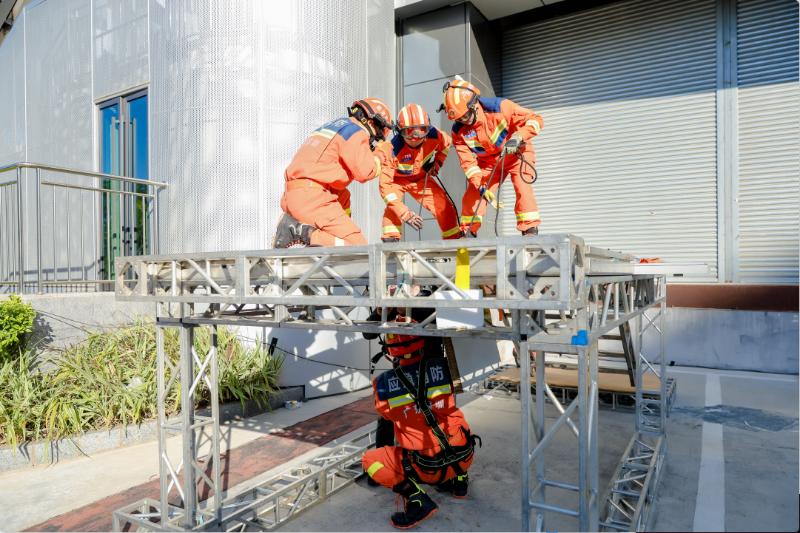 坪山区应急队伍勇夺全市三防大比武冠军，地下空间防汛演练展现卓越能力  第2张