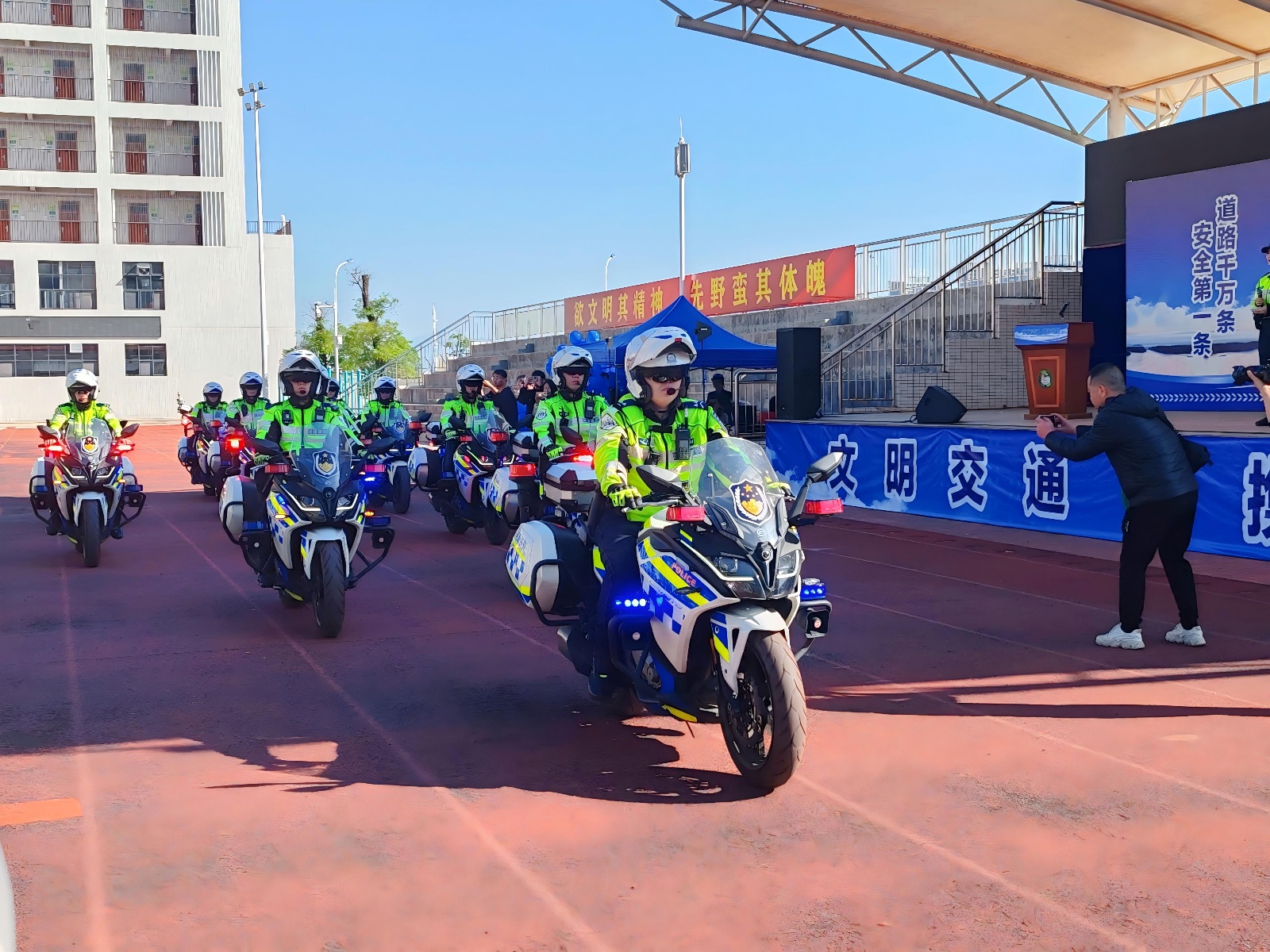 惊！河源交通安全宣传活动 学生抢答超热闹  第3张