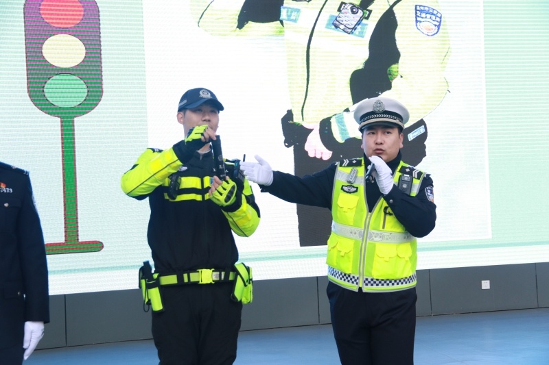 2024年西安市第八保育院全国交通安全日主题晨会：童心守护，安全出行从我做起  第2张