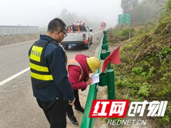 12月2日全国交通安全日，张家界高速守护者如何用惊险视频和数据深植安全理念？  第1张