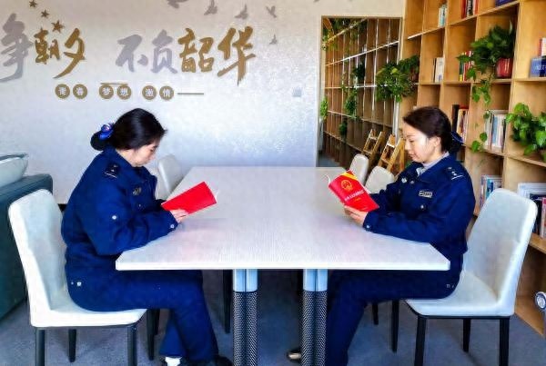 驻马店北收费站‘宪’在行动：学法扬法，为高速公路事业注入法治新动力