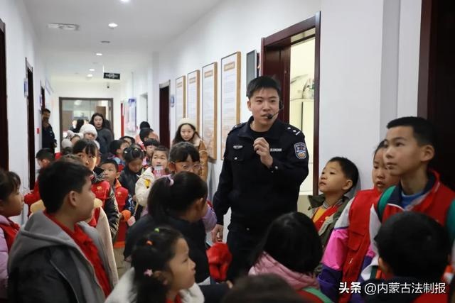 50余名小记者走进法院，零距离感受法治力量，宪法精神铭刻心间  第7张