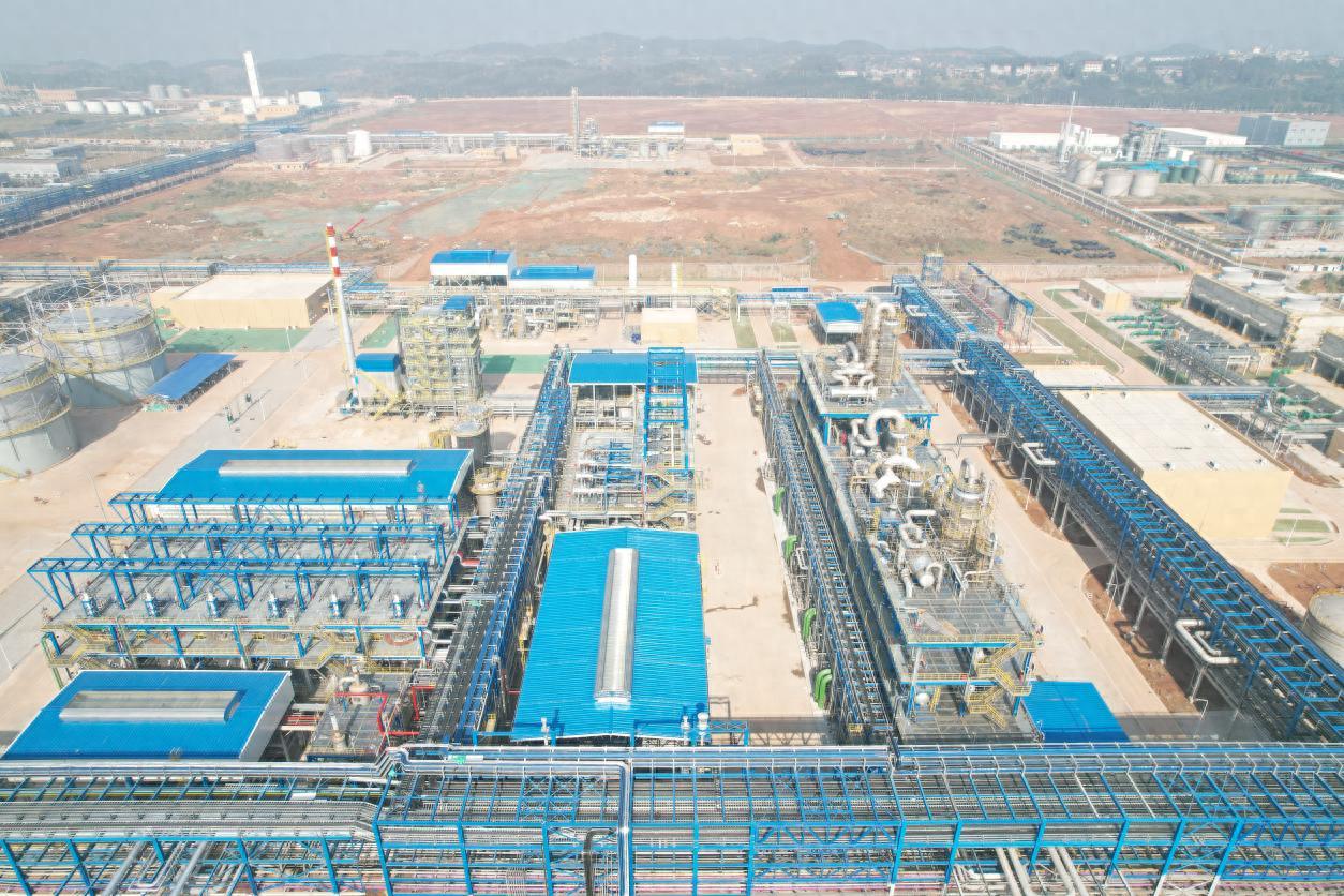 四川永盈年产80万吨功能性新材料项目成功点火，330亿投资开启绿色化工新时代