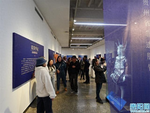 快来围观！民族服饰展：穿在身上的史书，传承千年的技艺