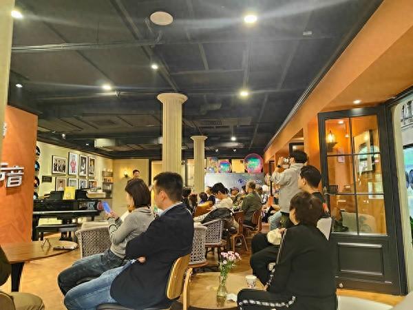 爱情主题音乐剧沙龙，费冬阳用歌声诉说爱的美好