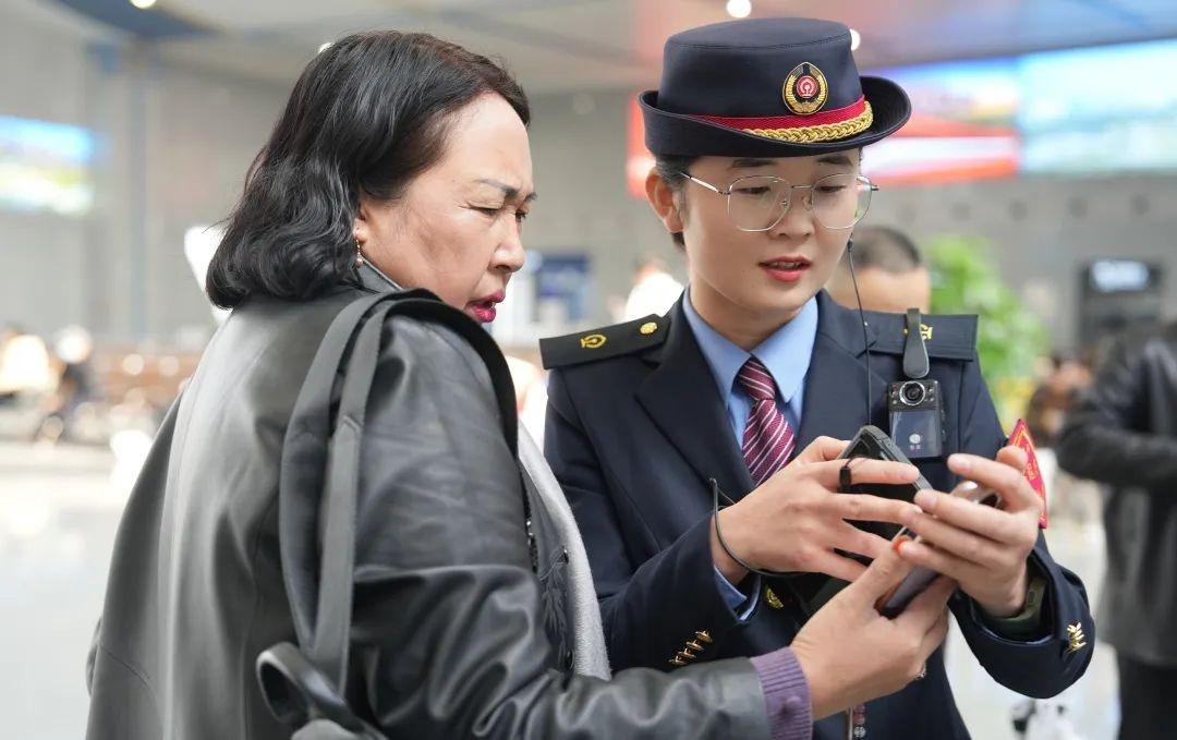 包银高铁惠银段开通满月！累计发送旅客 5.3 万人次，出行便捷度大大提升  第5张