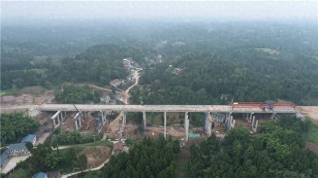 铜资高速全线单幅贯通！成渝地区双城经济圈建设再添新动脉  第1张