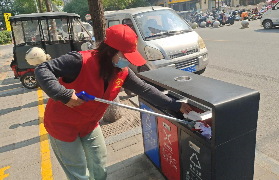 大雁塔小学西沣分校志愿服务队：关怀老人，美化环境，传递温暖  第5张