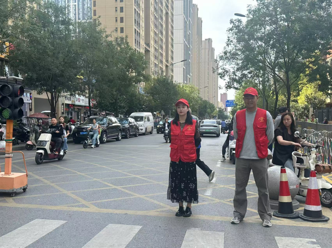 大雁塔小学西沣分校志愿服务队：关怀老人，美化环境，传递温暖  第7张