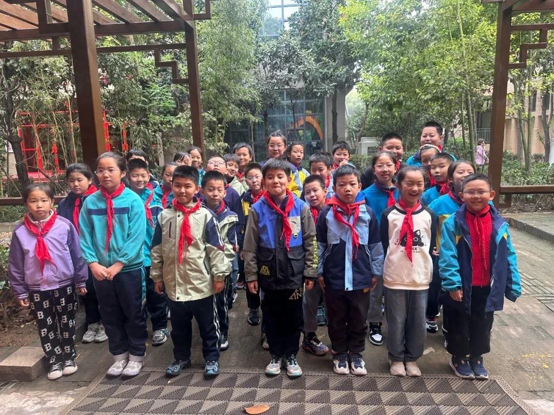 太华路小学开展校内研学活动，安全生活馆和创客教室让学生们乐在其中  第1张