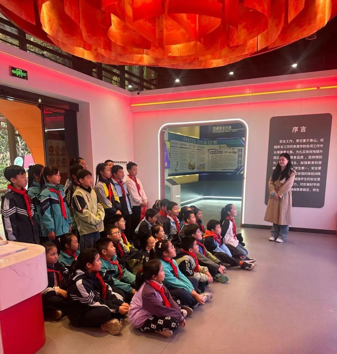 太华路小学开展校内研学活动，安全生活馆和创客教室让学生们乐在其中  第3张