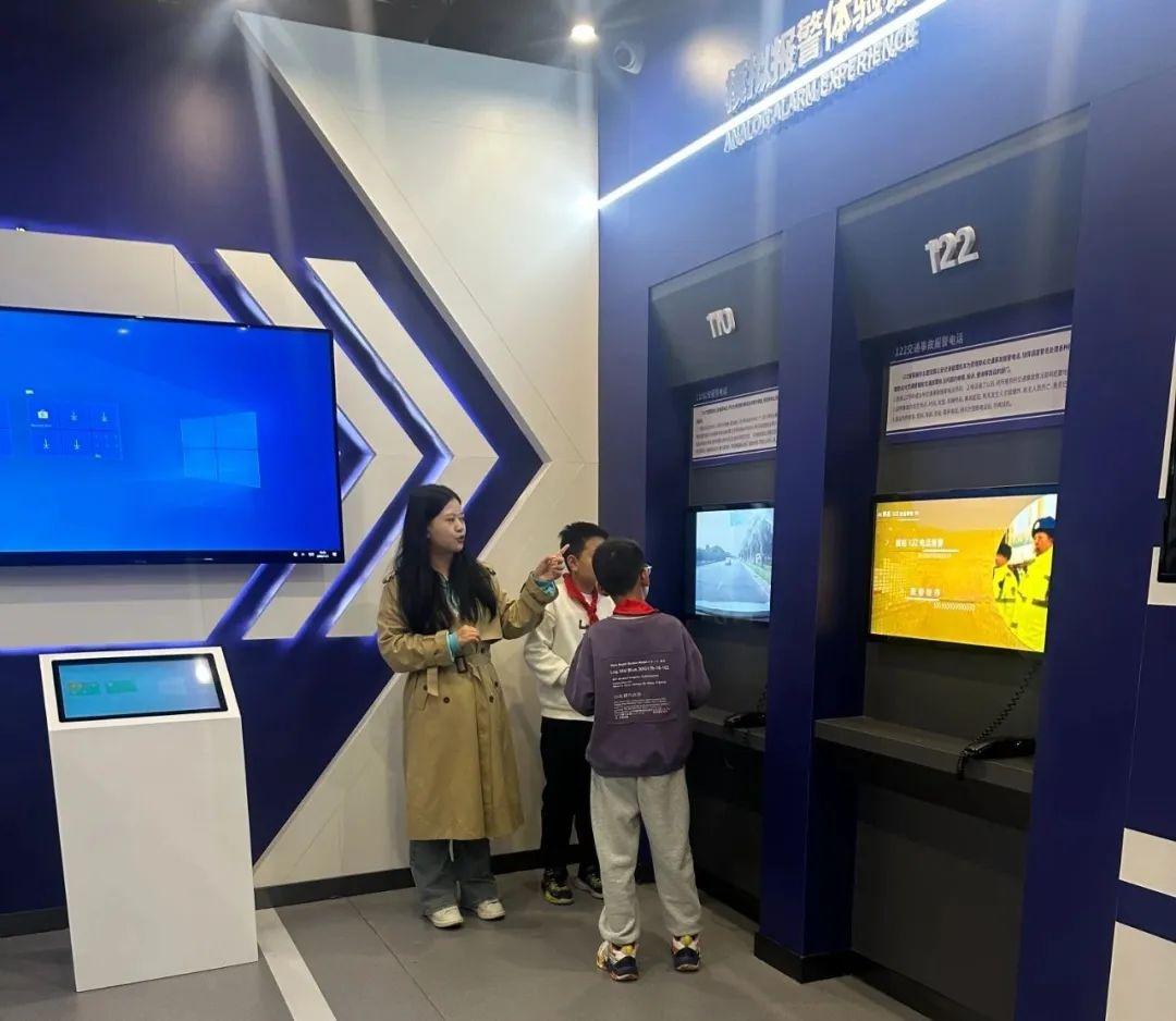 太华路小学开展校内研学活动，安全生活馆和创客教室让学生们乐在其中  第5张