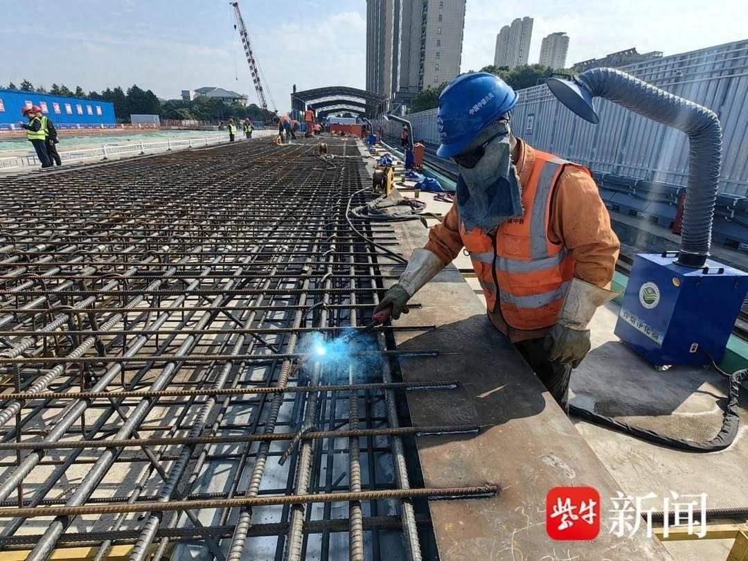 重达 27 吨！常州地铁 5 号线首个车站地连墙钢筋笼成功入槽