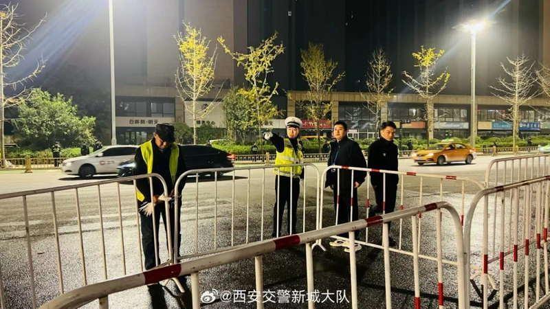 42.195KM 的赛道，西安公安交警的 9.5 小时  第2张