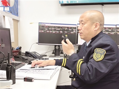 凌晨4点的北京地铁：一位老司机的坚守与见证  第1张