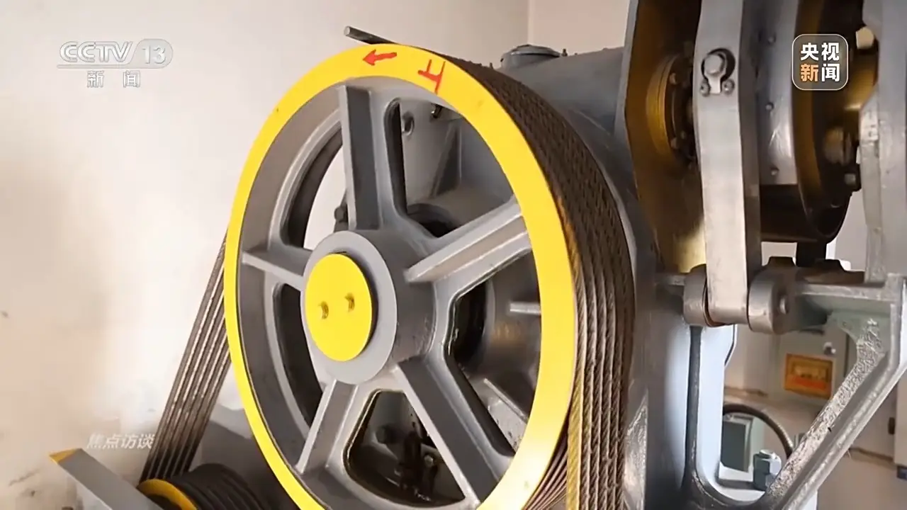 电梯惊魂:13年老电梯冲顶28层,7岁男孩全身骨折,你的安全谁来保障? 第3张 电梯惊魂:13年老电梯冲顶28层,7岁男孩全身骨折,你的安全谁来保障? 第3张