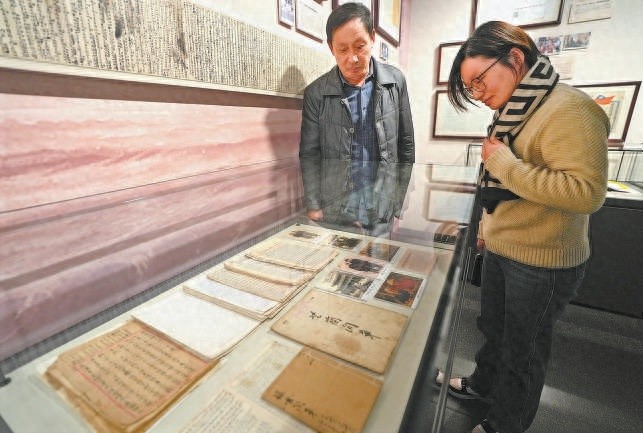 跨越30年海峡情缘，200万字情书见证传奇爱情，感动无数观众  第1张