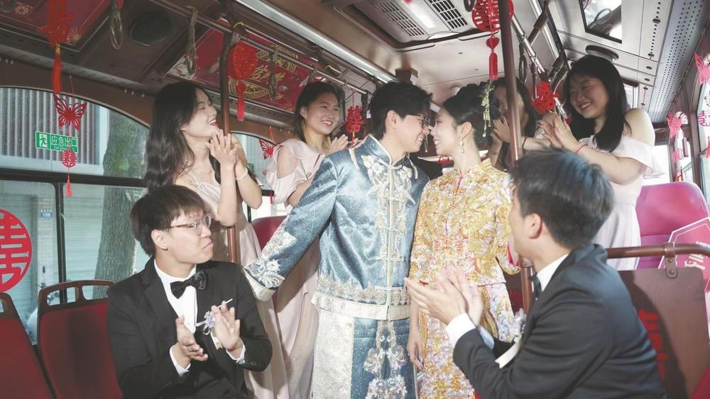 公交婚礼惊艳全城：1314路爱情巴士见证越城新娘的浪漫创意  第5张