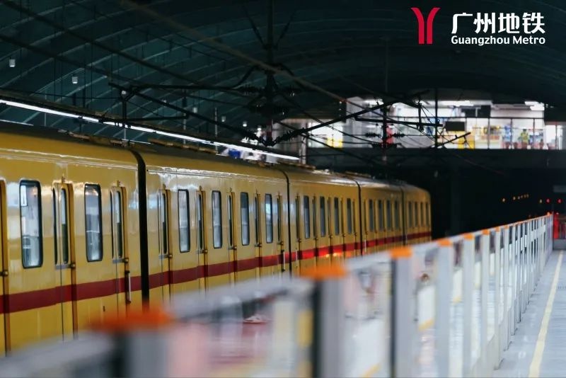 揭秘地铁站台门：不仅是安全屏障，更是你手指的隐形杀手  第2张