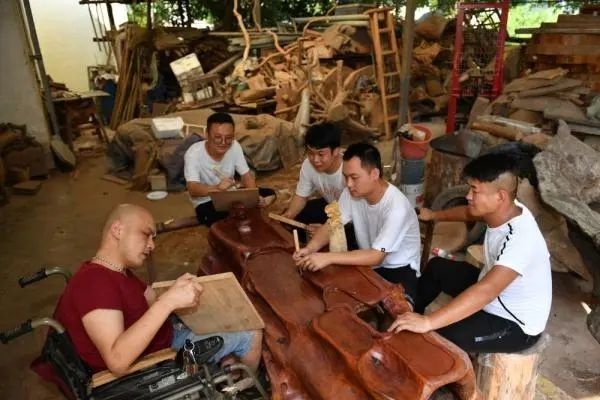 轮椅上的冠军：王海涛用不屈力量诠释生命奇迹，冬残奥会双冠王的背后故事  第4张