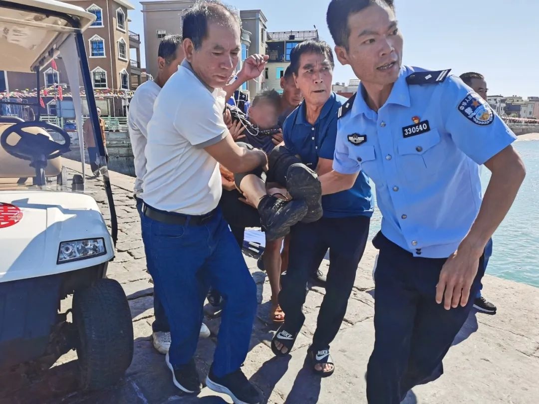 生死瞬间！民警乔装钓友智救轻生女子，默契配合惊险一幕曝光  第3张