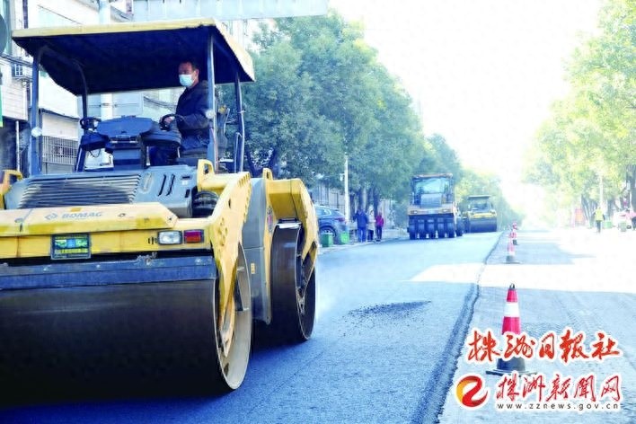 国道G322线大修进行时：81公里道路焕新，沿线居民送热茶温暖工人心