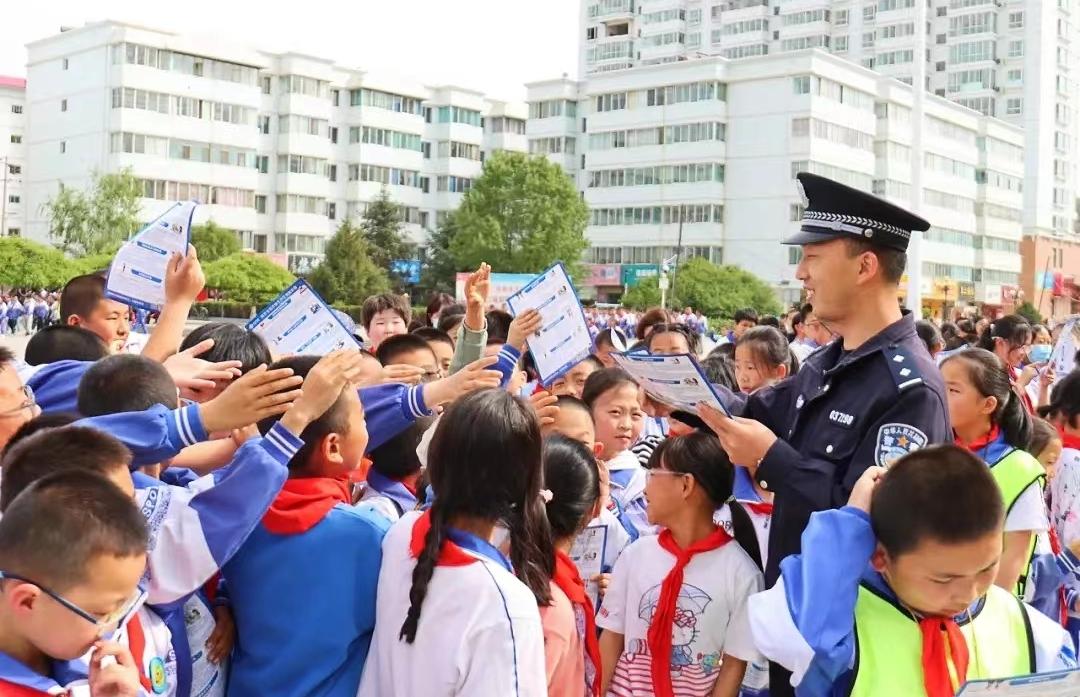 会宁警民情深：红色之城续写新时代鱼水情，共筑和谐未来  第6张