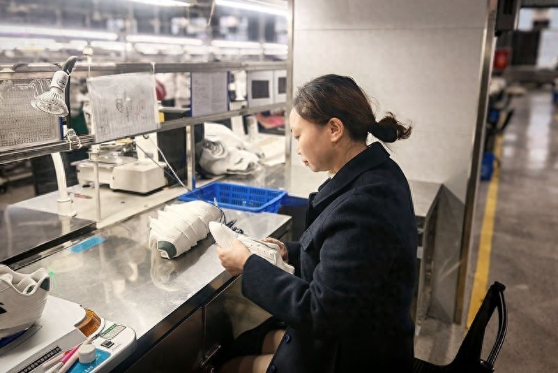 安岳鞋服女工：针车流水线上的逐梦人，用双手撑起产业半边天