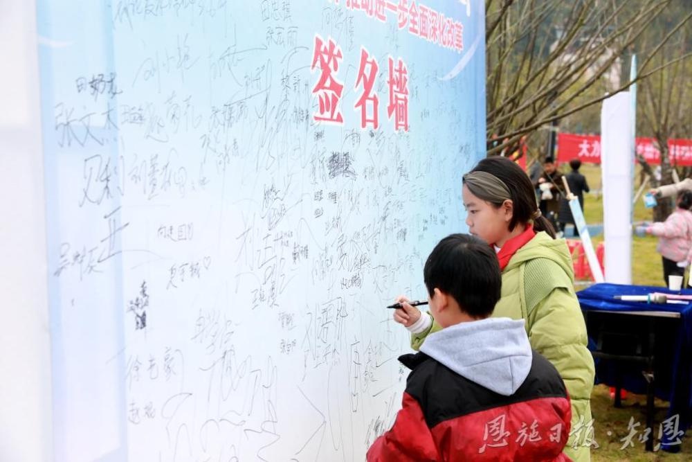宪法宣传周法治游园会：糖果还是毒品？揭秘身边的法律陷阱，家喻户晓的宪法精神  第6张
