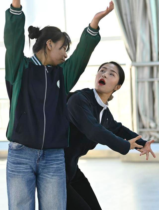 从无声世界到舞台之巅：32岁聋人舞蹈老师魏玉洁的励志人生  第5张