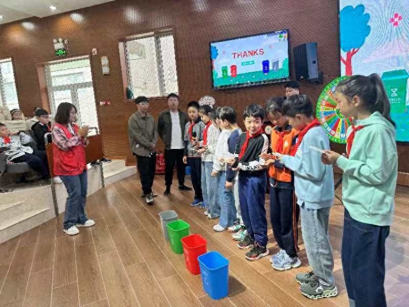 300名小学生争当环保小卫士，垃圾分类游戏竞赛点燃绿色校园激情  第1张