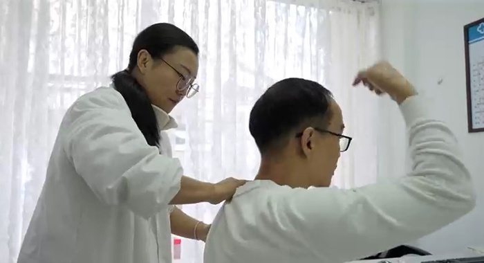 石铭：从UFC赛场到人生巅峰，双重身份背后的故事令人惊叹  第2张