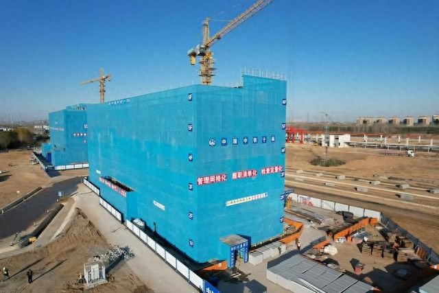 12月3日大机生产楼顺利封顶，郑州铁路枢纽建设迈出关键一步  第1张