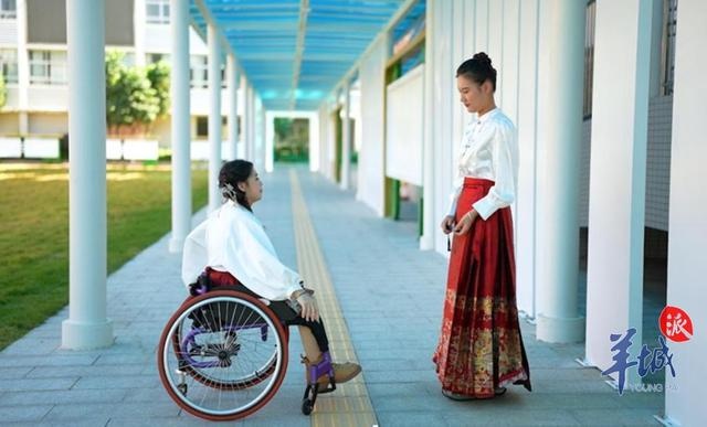 轮椅上的汉服梦：周芹妃为残障学生圆梦，感动全球  第2张