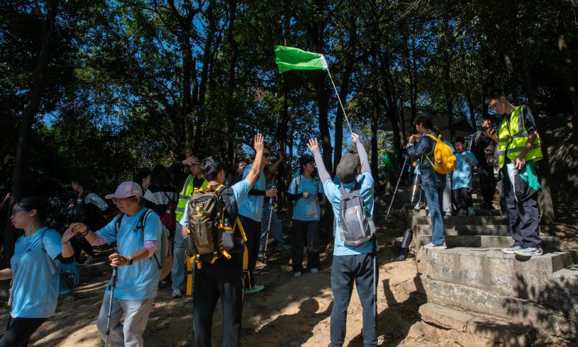 90名聋人朋友勇闯8公里徒步，手语翻译全程护航，这场聋健融合的挑战你敢来吗？  第2张