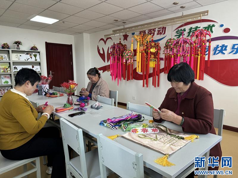 从绝望到希望：残疾作家刘海云用书籍编织生命的奇迹  第3张