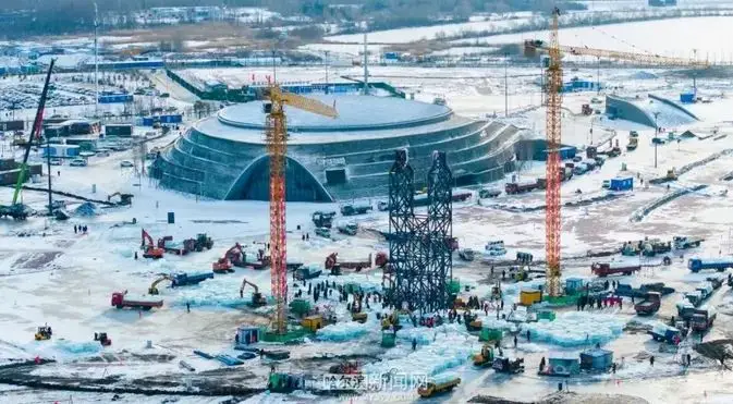 冰雪同梦：哈尔滨冰雪大世界主形象大门，亚洲同心迎接八方宾客  第2张