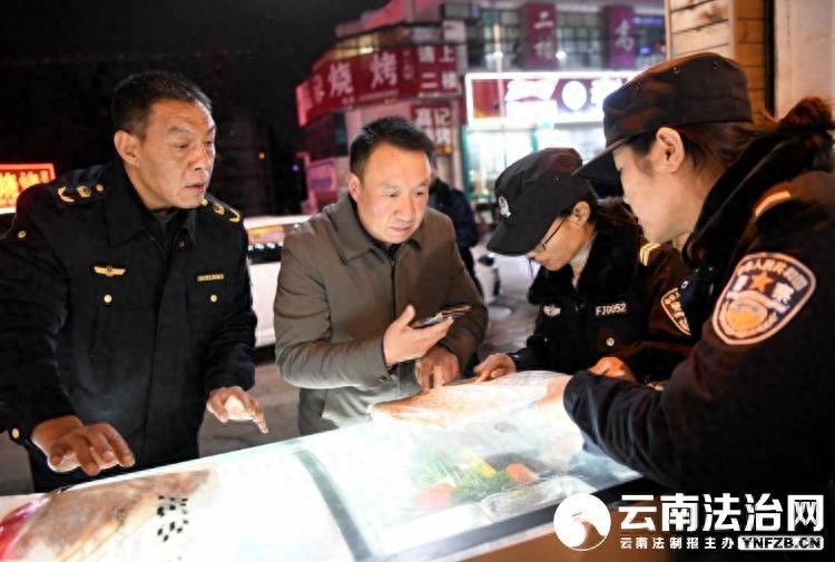 守护舌尖安全：宣威警方与市场监管联手，严打假劣肉制品，确保群众健康