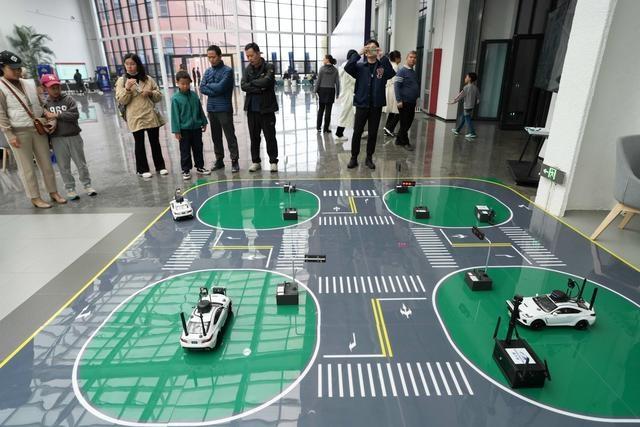 11 月 2 日，北京亦庄 2024 亦庄学院专题活动举办，60 件 AI 产品亮相，快来看看  第2张