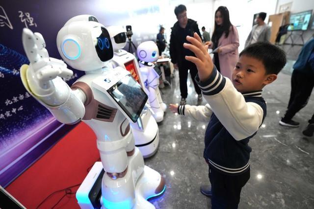 11 月 2 日，北京亦庄 2024 亦庄学院专题活动举办，60 件 AI 产品亮相，快来看看  第3张