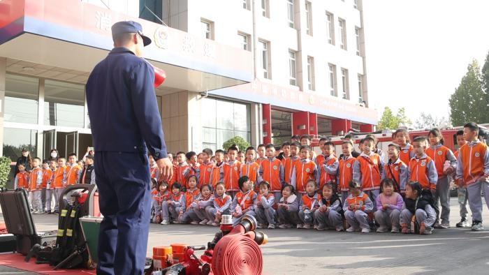 探秘消防队！滨州实验学校南校区消防安全研学活动，你参加了吗？  第4张