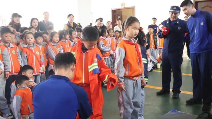 探秘消防队！滨州实验学校南校区消防安全研学活动，你参加了吗？  第6张