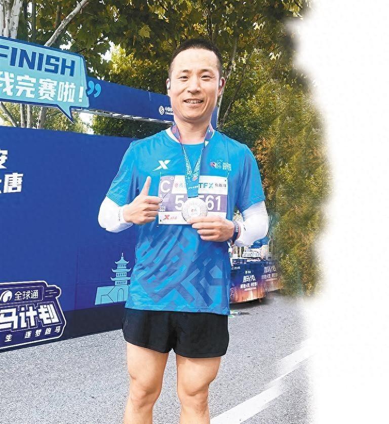 2024 西安马拉松赛：专业高尔夫球教练孙海滨，双赛道绽放光彩