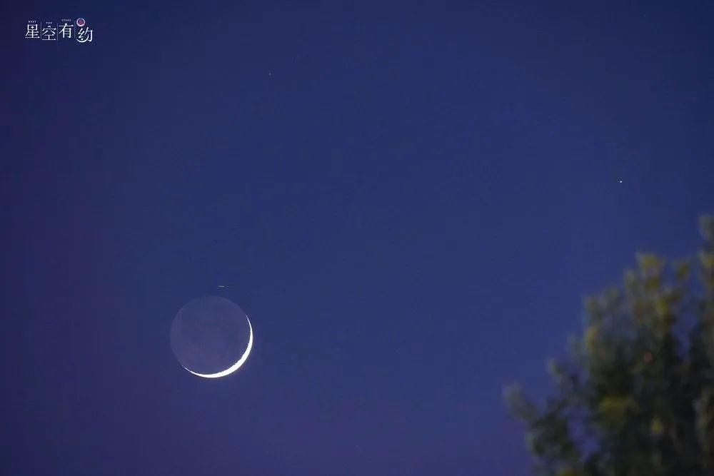 11 月 4 日和 5 日傍晚，金星伴月这幕星月童话等你来邂逅  第3张