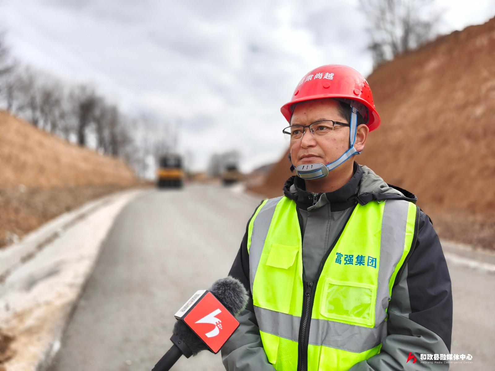 和政县陈家集镇至三十里铺镇张家沟村产业路提升改造项目火热进行中，月底将全面通车  第2张