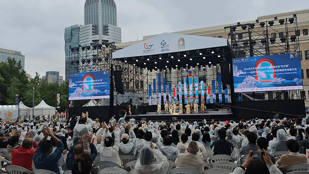艺术天空户外演出历经风雨，延期一天终迎晴好天  第7张
