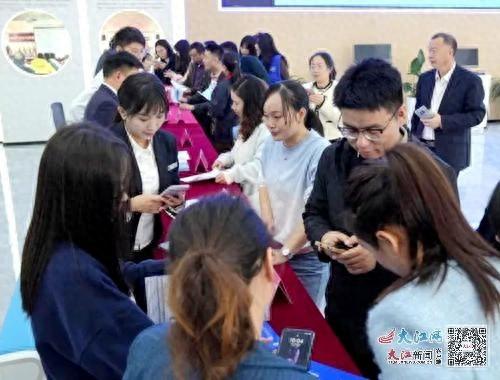 铜鼓县开展营商环境日系列活动，打造亲商重商的一流环境  第1张