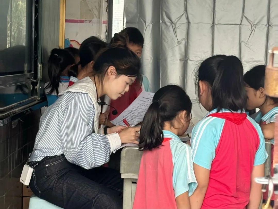 00 后支教老师的小纸条，为何让孩子们眼里燃起了光？  第7张